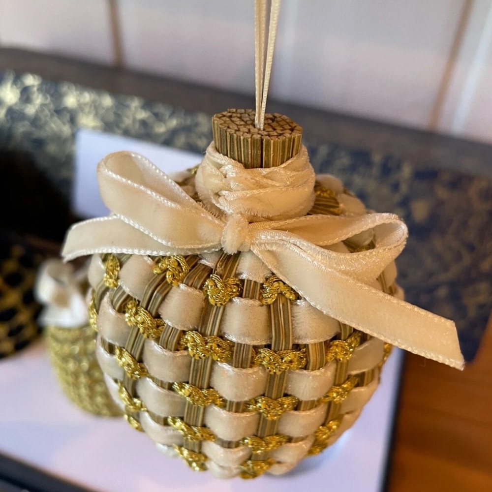 Dior 30 Montaigne Candle and Ornament Set - Black, Gold, and White - Picture 5 of 9